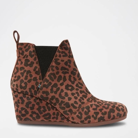 Toms Womens Kelsey Brown Suede Pull On Round Toe Chelsea Boots Shoes NWT - Picture 3 of 9